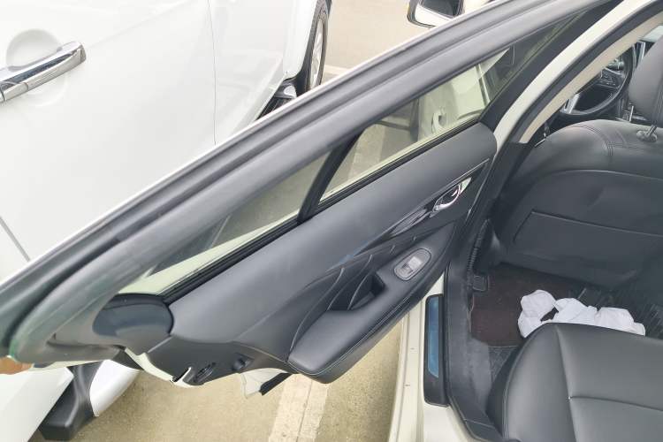 Used Infiniti Q50L 2018 2.0T Comfort Edition China VI Standard
