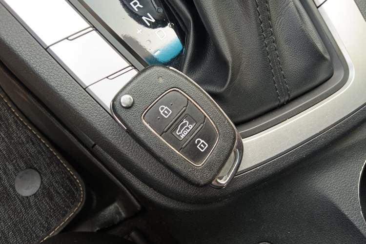 Used Hyundai Elantra 2016 1.6L Automatic ZhiXuan – Elite Version