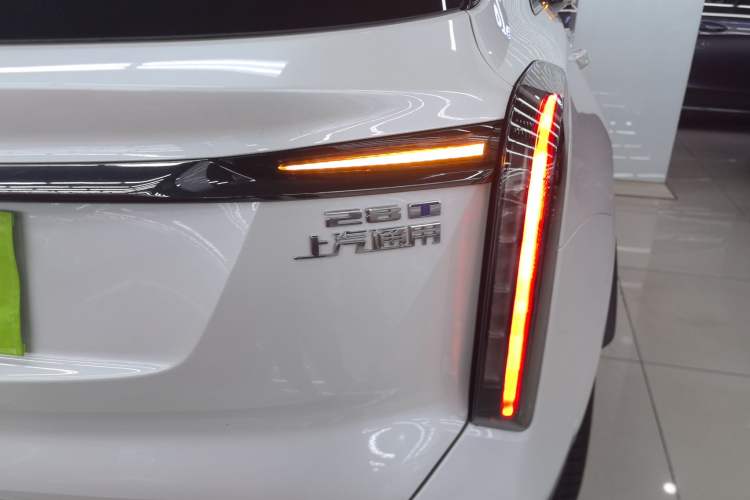 Used Cadillac XT5 2025 2.0T Platinum Edition
