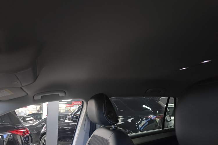 Used Volkswagen Tiguan L 2021 280TSI Automatic Two-Wheel Drive Comfort Edition – Low-Trim Version
