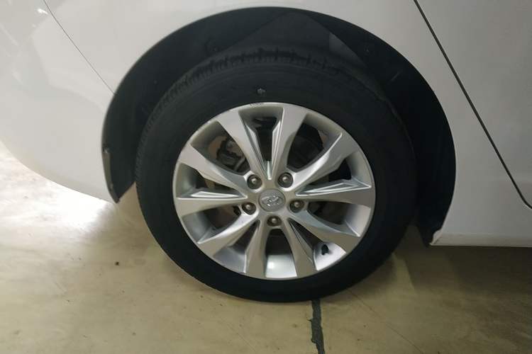 Used Hyundai Elantra 2016 1.6L Automatic Smart Version
