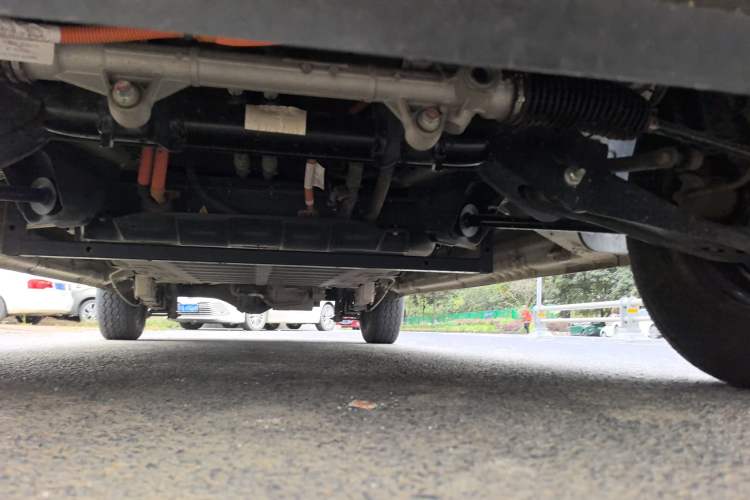 Used Wuling Yangguang 2024 300km Comfort-Grade Passenger Van 60kW
