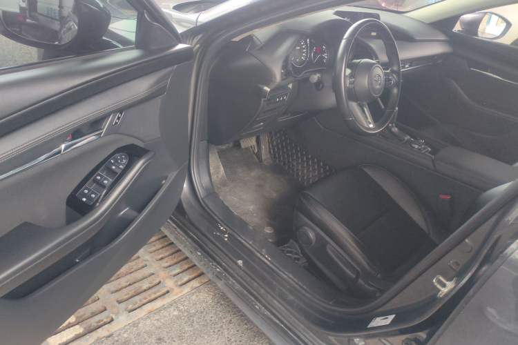 Used Mazda Mazda 3 Axela 2023 2.0L Automatic ZhiXuan Edition