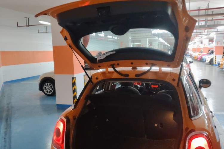 Used  MINI 2016 1.2T ONE Pioneer Edition Five-Door Version
