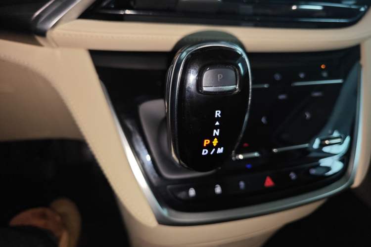 Used Buick GL8 2023 ES Lu Zun Deluxe Model