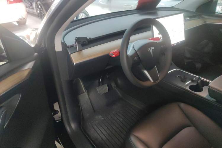 Used Tesla Model Y 2021 Long-Range All-Wheel-Drive Version