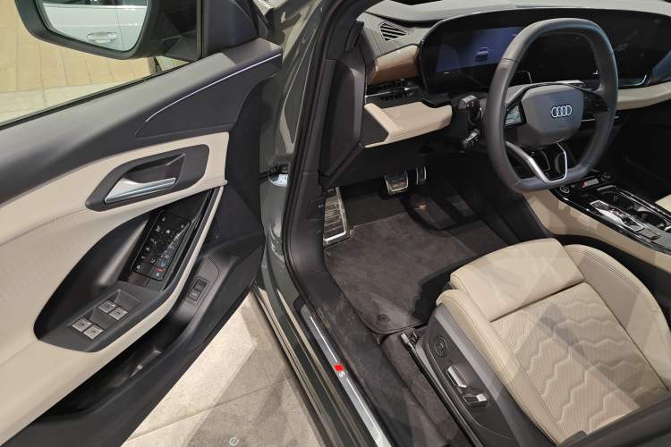 Used Audi Q6L e-tron 2026 First Launch Navigation Edition