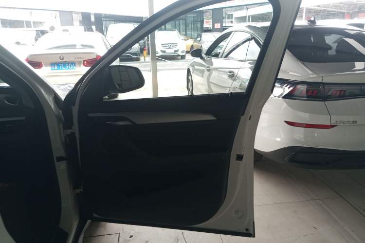 Used BMW X1 2018 sDrive20Li Leading Model
