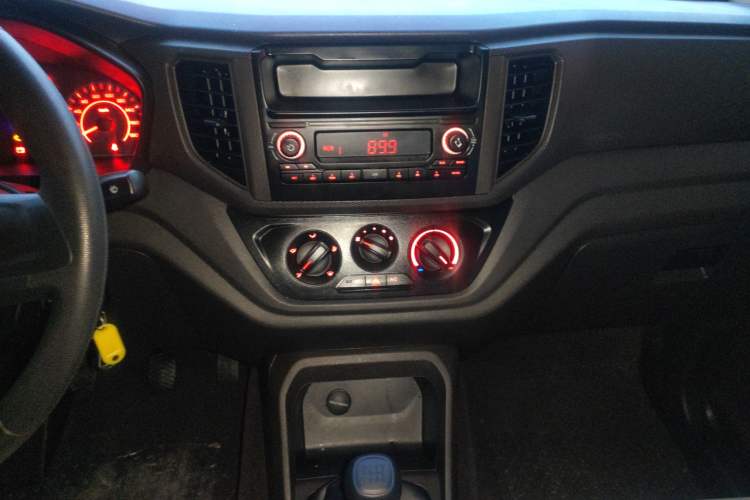 Used Wuling Hongguang V 2022 1.5L Jingqu Edition Electric-Assist LAR
