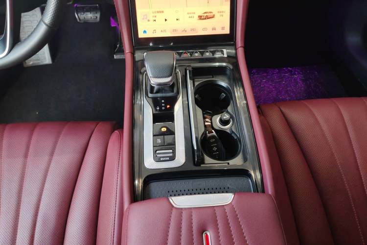 Used Hongqi H5 2025 2.0T Automatic Flag Edition – 500 000 Units Commemorative Version
