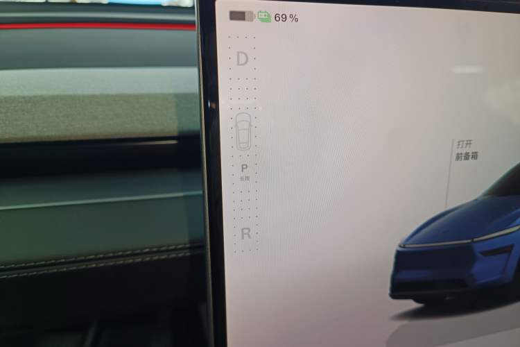 Used Tesla Model Y L 2025 Long-Range All-Wheel-Drive Version
