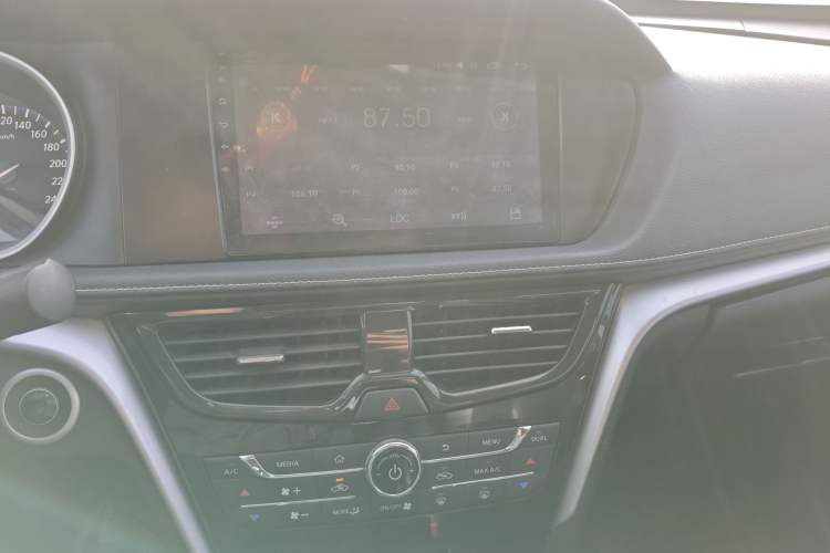 Used Venucia T90 2017 2.0L Manual ChenShang Edition
