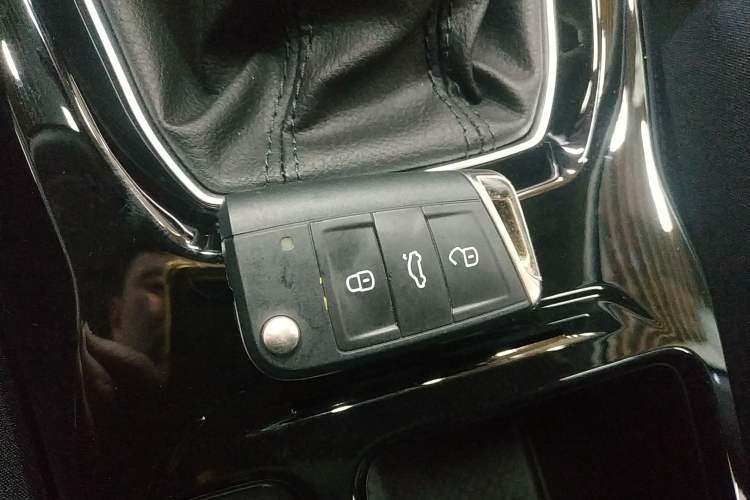 Used Volkswagen Tharu 2025 NewRui 300TSI Prestige Edition
