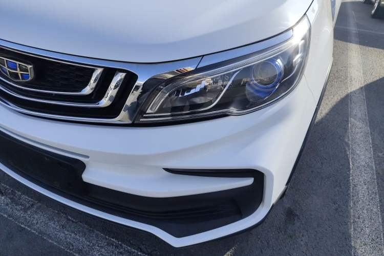 Used Geely Auto Vision X3 2019 Upgraded Model 1.5L Manual Elite Version
