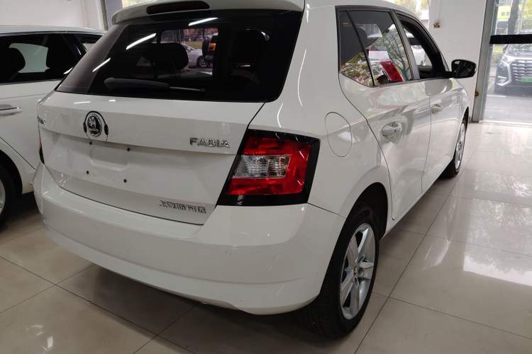 Used Skoda Fabia 2017 1.4L Automatic Car Enjoy Edition