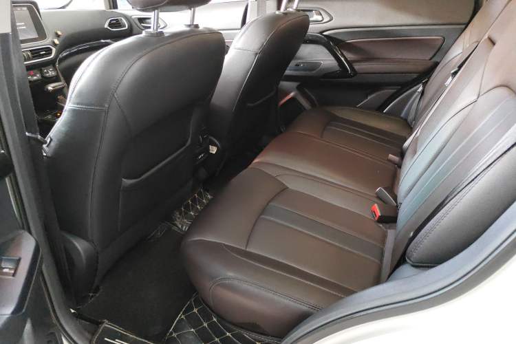 Used GAC Trumpchi GS4 2018 235T Automatic Two-Wheel Drive Luxury Smart Connectivity Millionth Anniversary Edition
