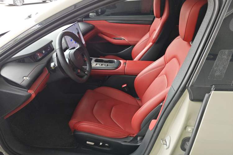 Used  SU7 2024 Rear-Drive Long-Range Intelligent Driving Version
