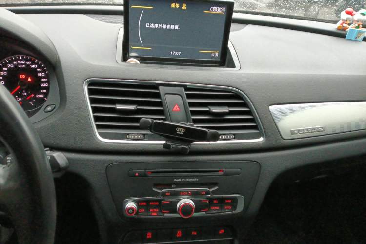 Used Audi Q3 2015 35 TFSI quattro Technology Edition
