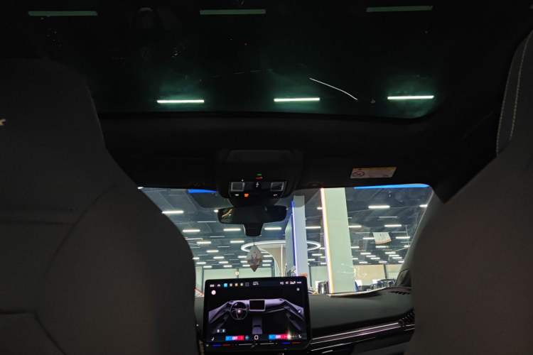 Used Volkswagen ID.UNYX 2025 Pro model
