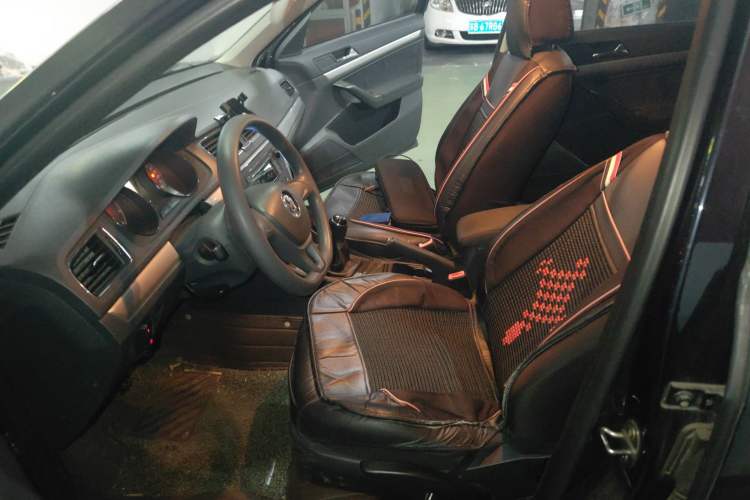 Used Volkswagen Lavida 2015 1.6L Manual Fashion Edition