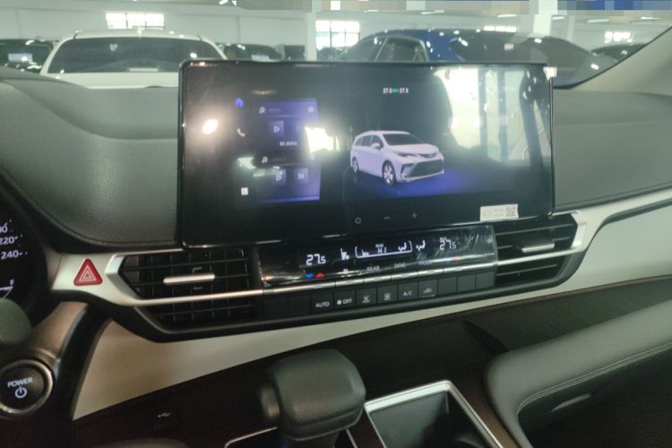 Used Toyota Granvia 2024 2.5L Hybrid Comfort Edition
