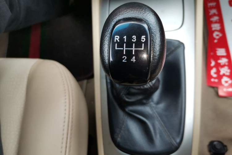 Used Buick Excelle 2013 1.5L Manual Classic Model
