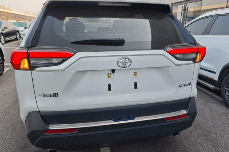 Used Toyota RAV4 2021 2.0L CVT Two-Wheel Drive Urban Edition
