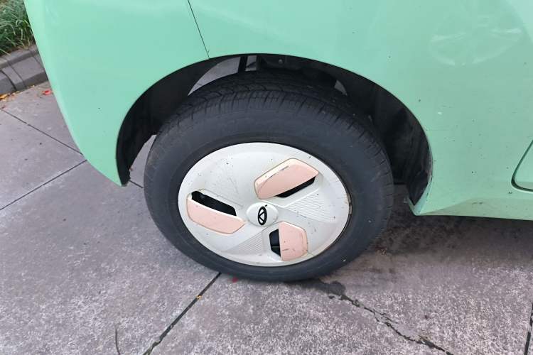 Used Chery QQ Ice Cream 2022 120km Conical Shape Lithium Iron Phosphate
