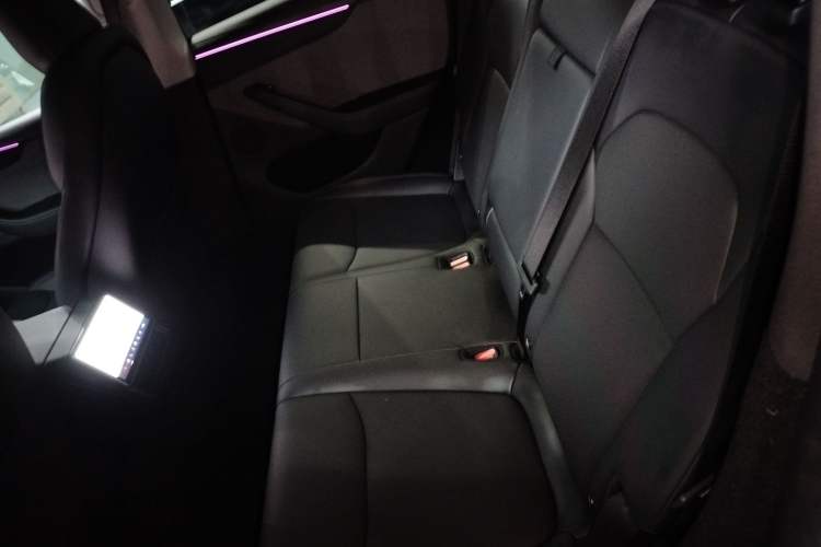 Used Tesla Model Y 2025 Rear-Wheel-Drive Version
