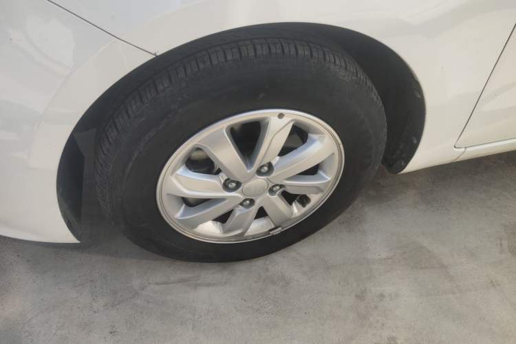 Used Kia K2 2015 Sedan 1.4L MT GLS
