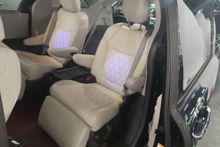 Used Toyota Sienna 2021 2.5L Hybrid Comfort Edition
