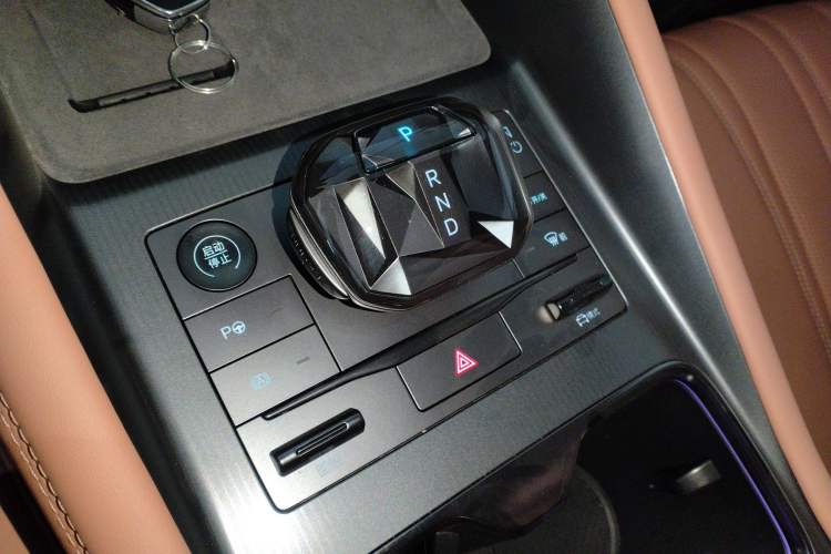 Used BYD Song L EV 2025 662 km Advanced Intelligent Driving Version
