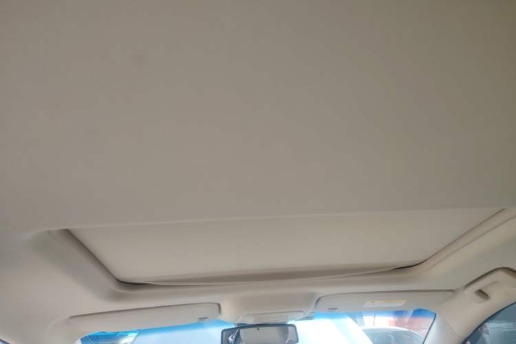 Used Buick GL8 2023 Facelifted Land Cruiser Executive Luxury Version
