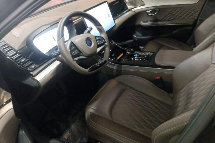 Used BYD Han 2023 DM-i Champion Edition 121KM Prestige Model
