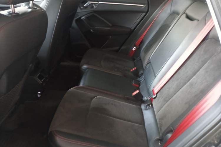 Used Audi Q3 2021 40 TFSI Fashion Dynamic Model