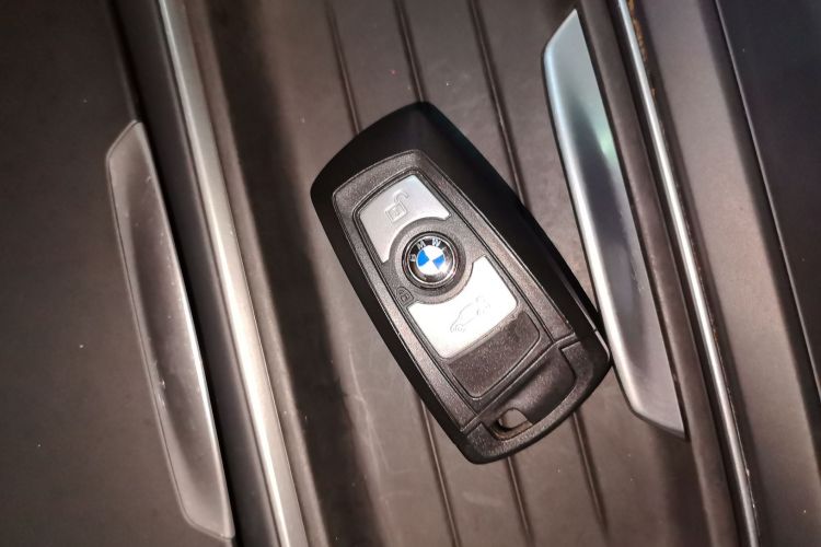 Used BMW 3 Series 2015 320Li Luxury Edition Fashion Model
