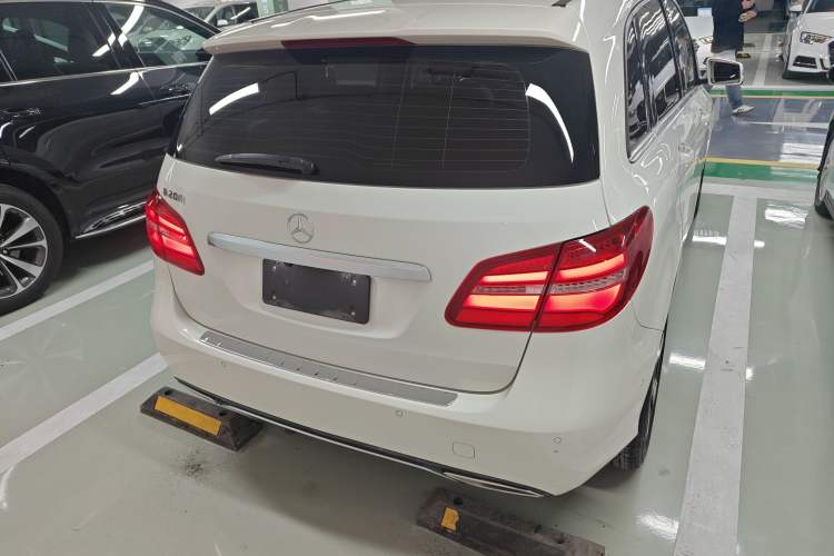 Used Mercedes-Benz B-Class 2016 B 200 Exclusive Edition

