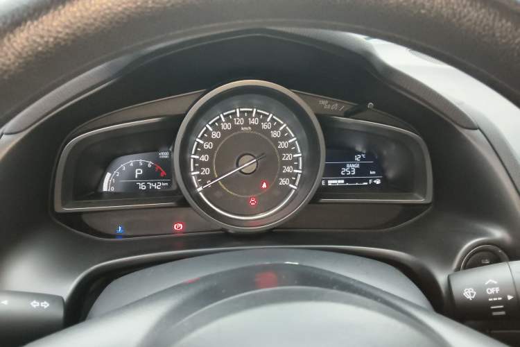 Used Mazda Mazda 3 Axela 2019 Cloud-Controlled Sedan 1.5L Automatic Luxury Model China VI Standard
