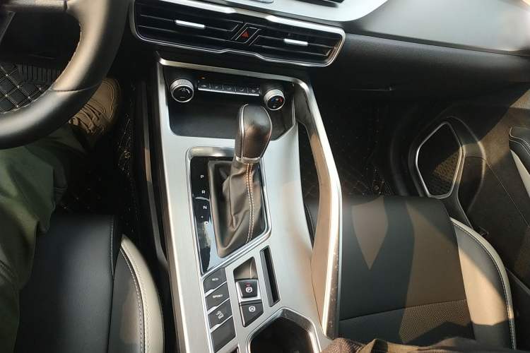 Used Geely Auto Coolray 2020 PRO 240T DCT Hunter
