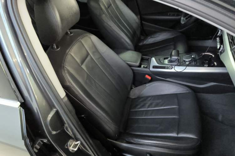 Used Audi A4L 2019 40 TFSI Fashion Edition China VI Emission Standard