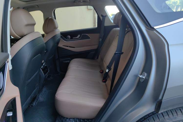 Used Chery Tiggo 8 L 2024 2.0T Two-Wheel Drive Prestige Version 5 Seats
