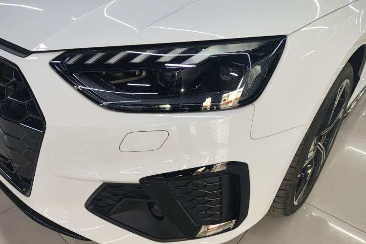 Used Audi A4L 2024 40 TFSI Luxury Dynamic Edition (Starry Night Version)
