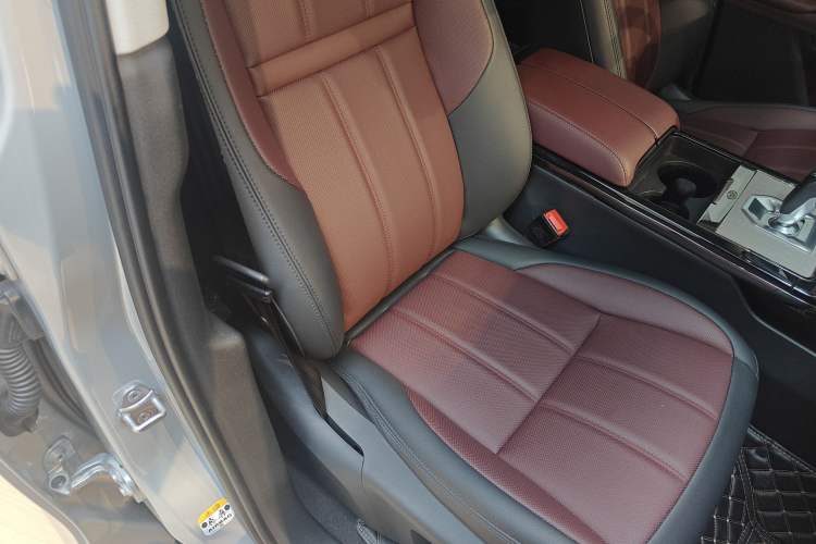 Used Land Rover Range Rover Evoque 2022 Facelifted Aurora L 249 PS R-Dynamic Luxury Edition