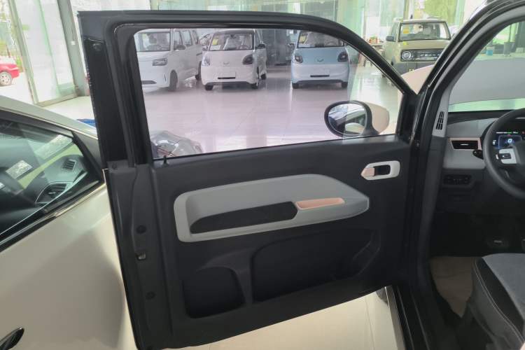 Used Chery QQ Ice Cream 2022 170km Sundae Phosphate Lithium-Ion
