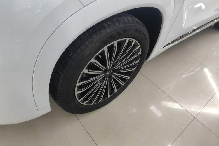 Used Chery Tiggo 9 C-DM 2025 1.5T 106KM Ultra-Enjoyment Version 5 Seats Lithium Iron Phosphate
