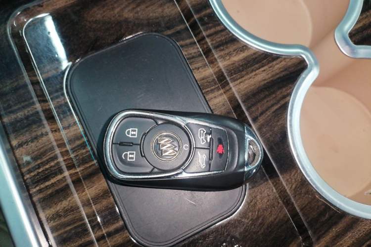 Used Buick GL8 2017 ES 28T Luxury Model China V Standard
