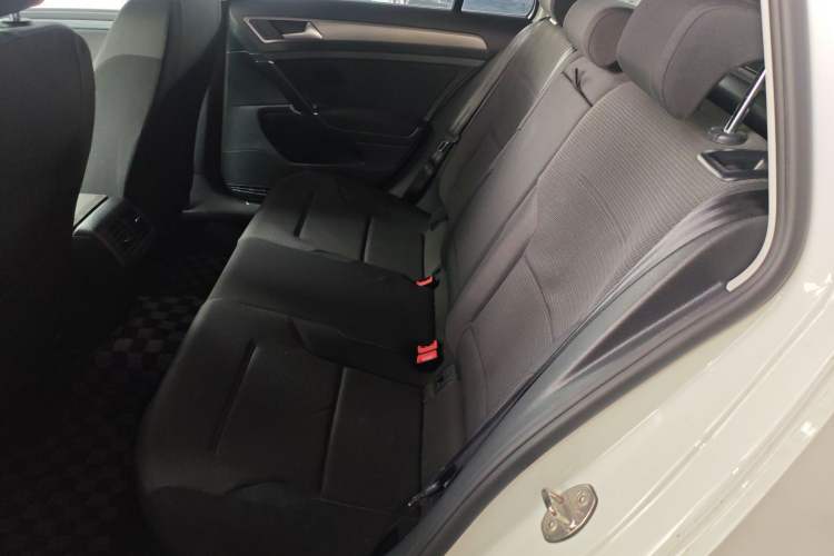 Used Volkswagen Golf 2015 1.4TSI Comfort Travel Edition
