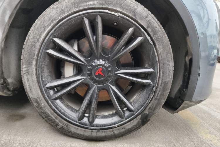 Used Tesla Model Y 2021 Long-Range All-Wheel-Drive Version