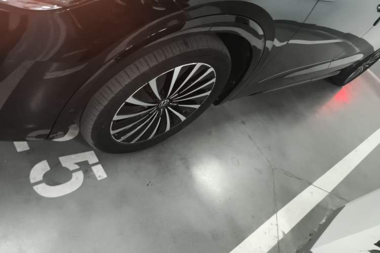 Used Volkswagen Viloran 2022 380TSI Prestige Edition
