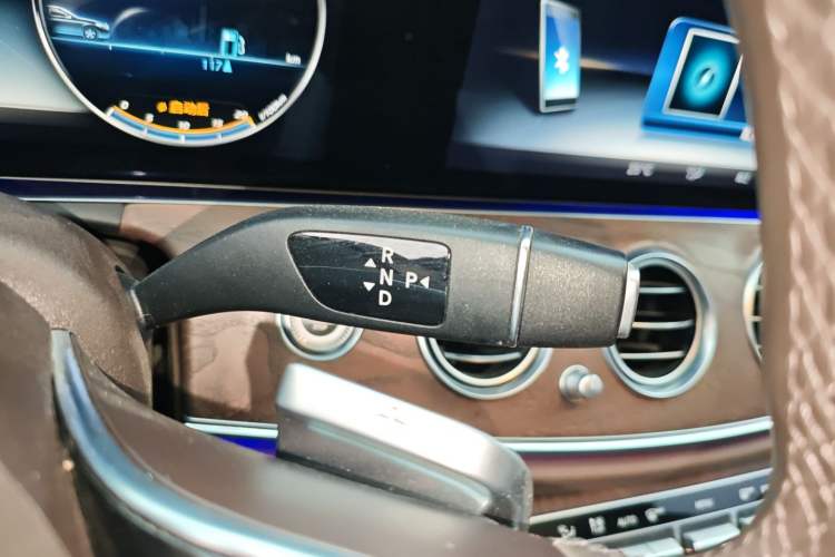 Used Mercedes-Benz E-Class 2018 Facelift E 300 L Luxury Edition